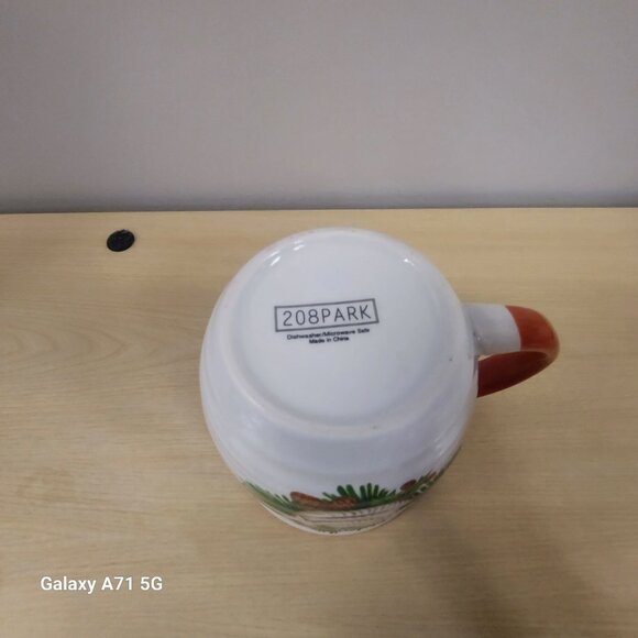 Festive Holiday Ceramic Coffee Mug With Seashell & Pinecone Design  208Park - Picture 6 of 8